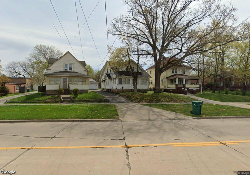 5127 Lee Rd, Maple Heights, OH 44137 - photo 1