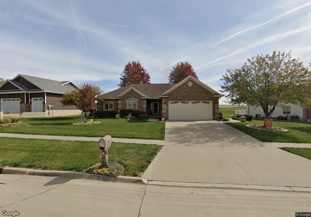 410 E 28th St S, Newton, IA 50208 - photo 1