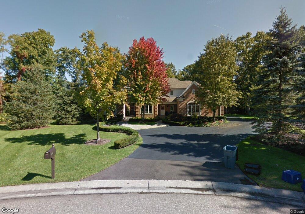 947 Mitchell Ct, Bloomfield Hills, MI 48304 - photo 1
