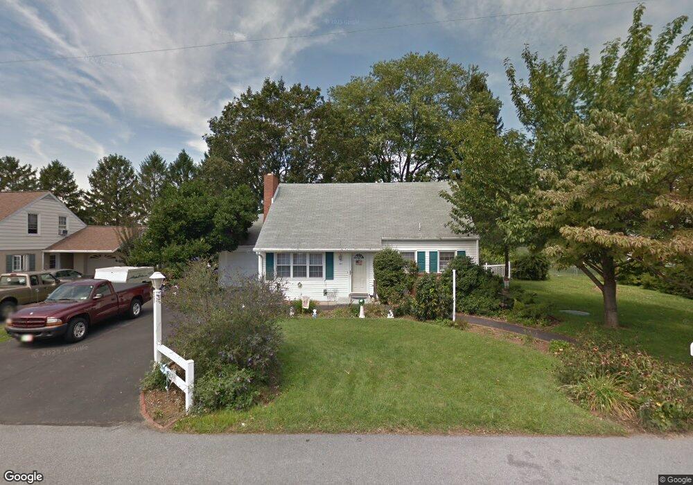 727 School Ln, New Holland, PA 17557 - photo 1