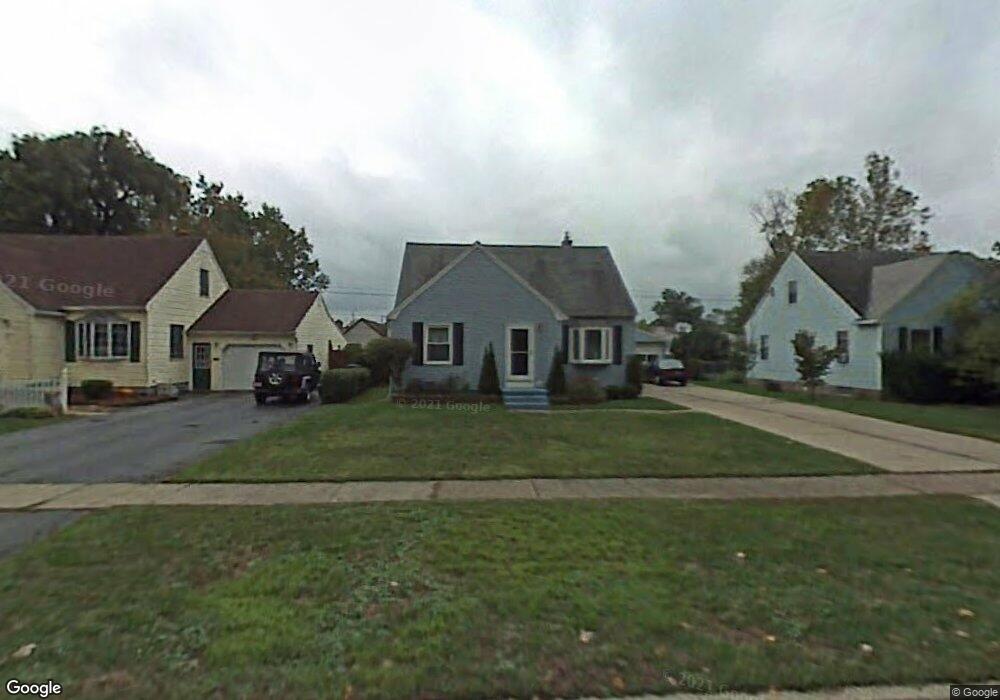 833 Pioneer Dr, North Tonawanda, NY 14120 - photo 1