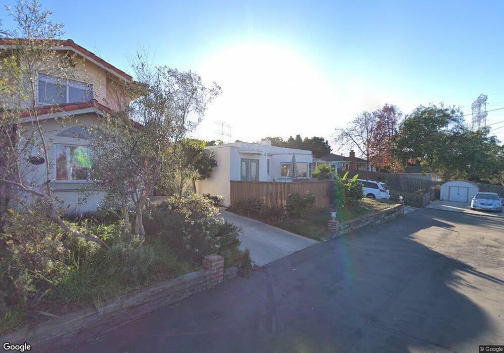 694 W Palm Ave, El Segundo, CA 90245 - photo 1