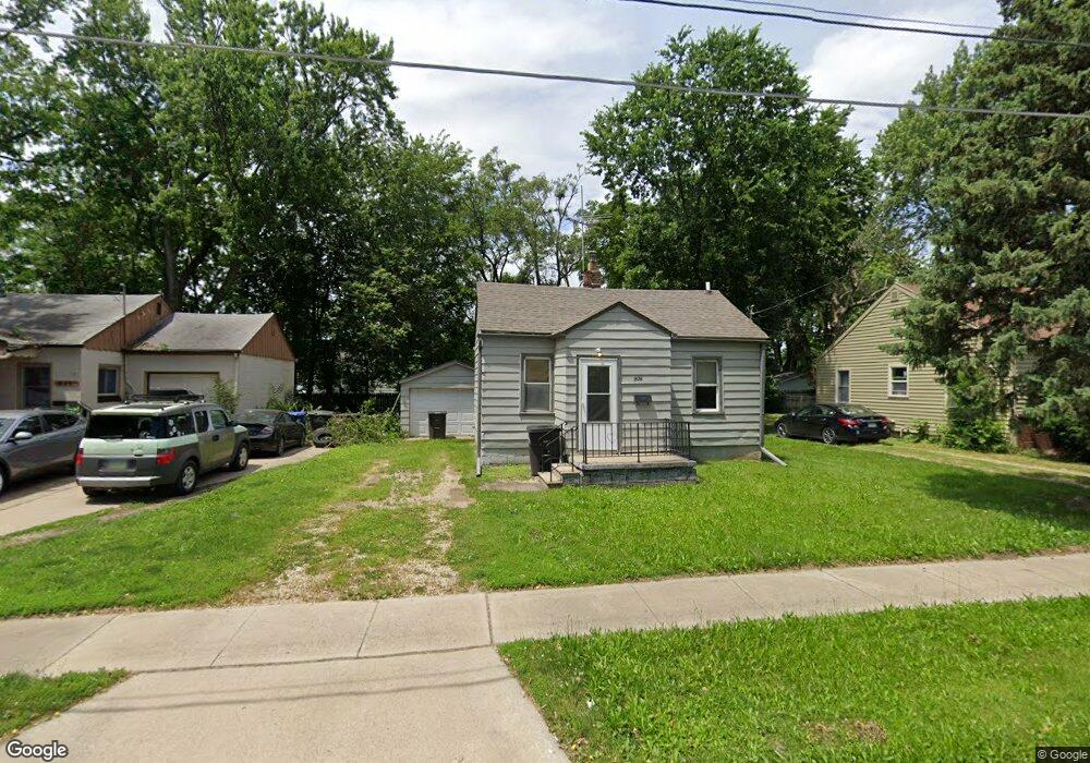 906 E 28th Ct, Des Moines, IA 50317 - photo 1