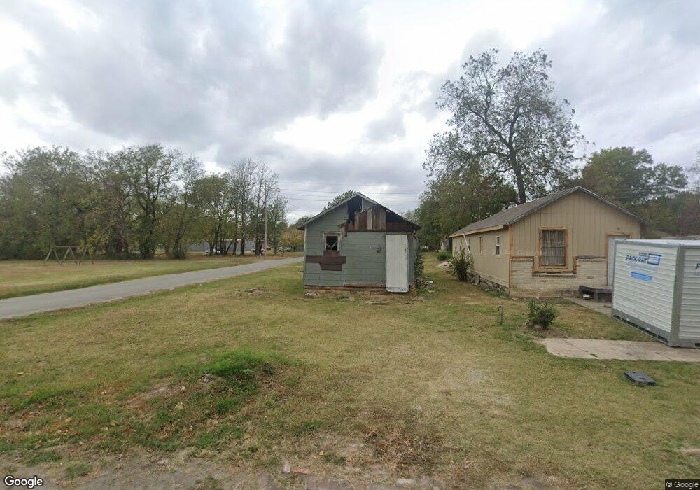 702 N Porter Ave, Okmulgee, OK 74447 - photo 1