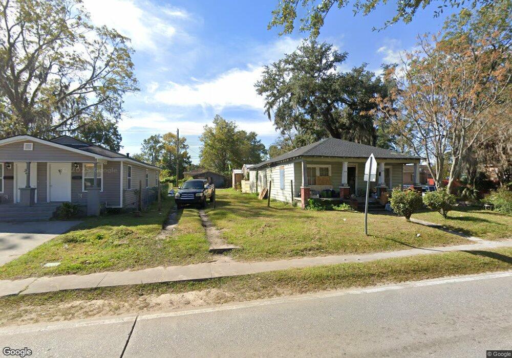 817 W 52nd St, Savannah, GA 31405 - photo 1