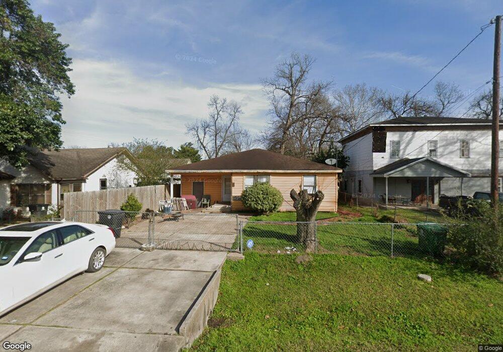 3205 Caplin St, Houston, TX 77026 - photo 1