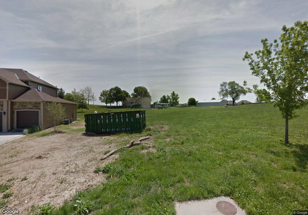 5103 Meadow Height Dr, Shawnee, KS 66226 - photo 1