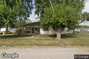 207 E 2nd St, Hedrick, IA 52563