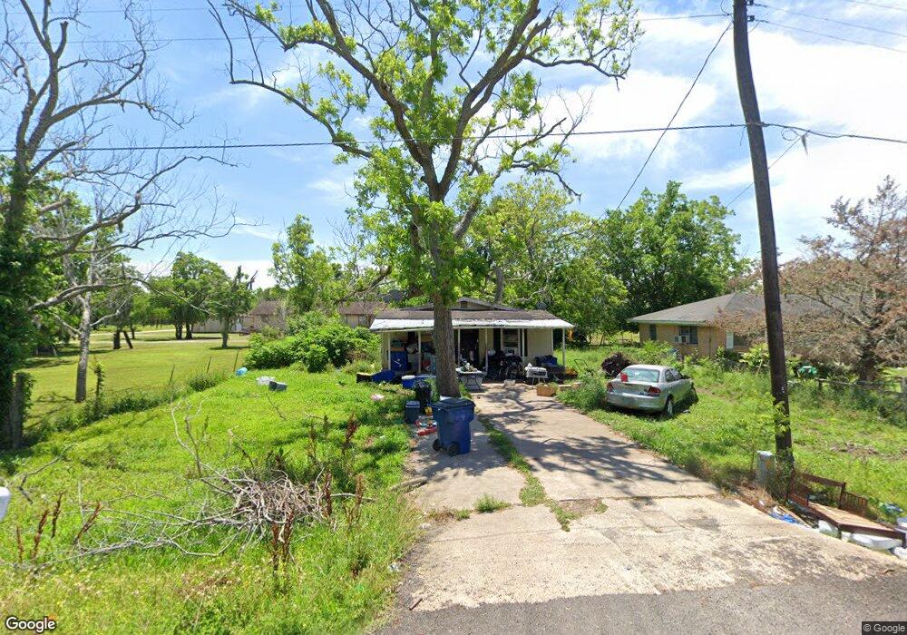 519 W Smith St, Brazoria, TX 77422 - photo 1