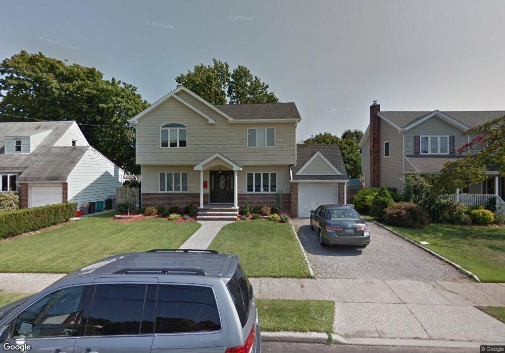 173 Guildford Ct, West Hempstead, NY 11552 - photo 1