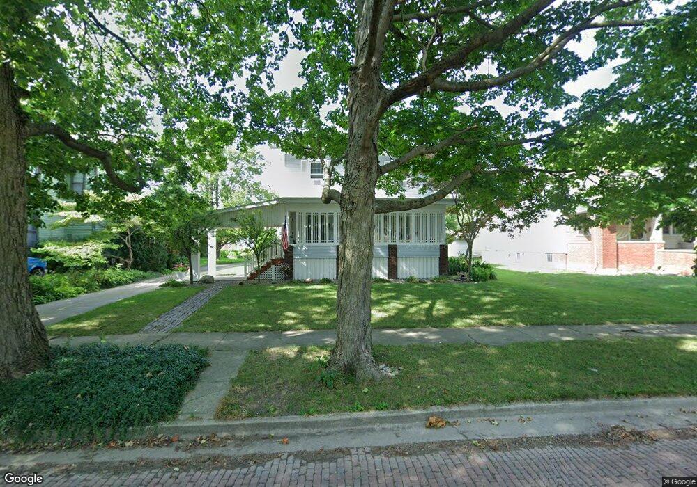 302 E Scott St, Tuscola, IL 61953 - photo 1