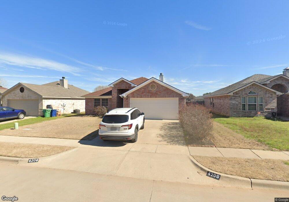 4209 Beryl Ln, Granbury, TX 76049 - photo 1