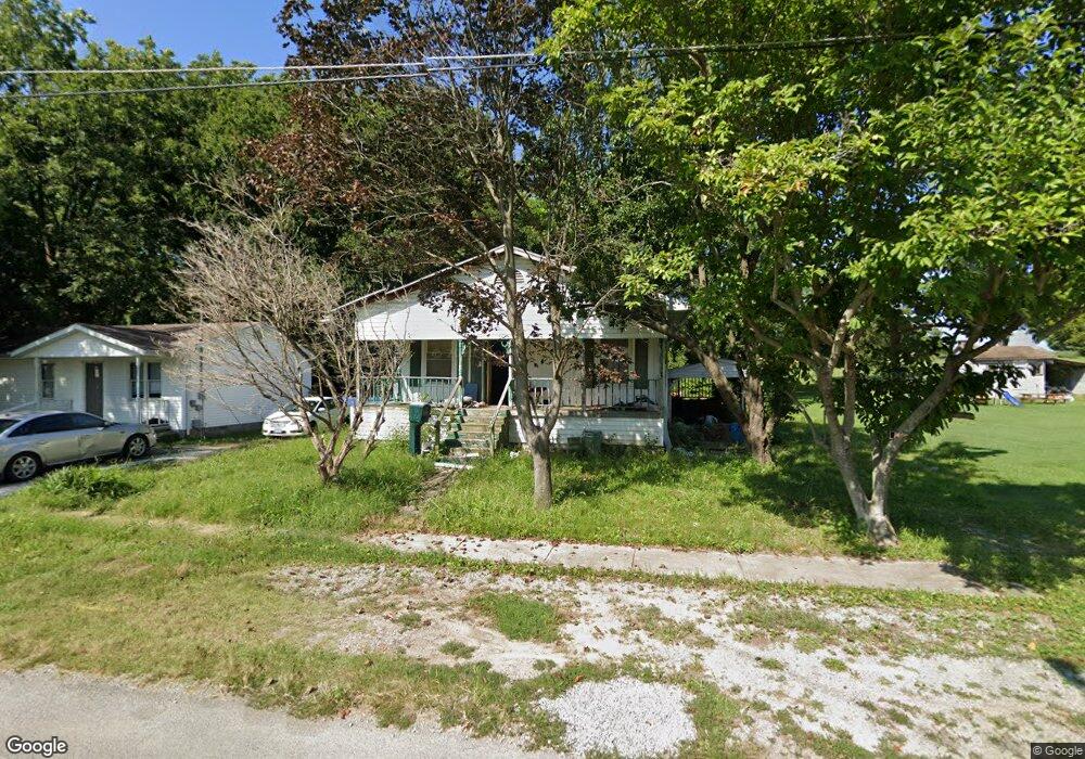 117 S Shaw St, Harrisburg, IL 62946 - photo 1