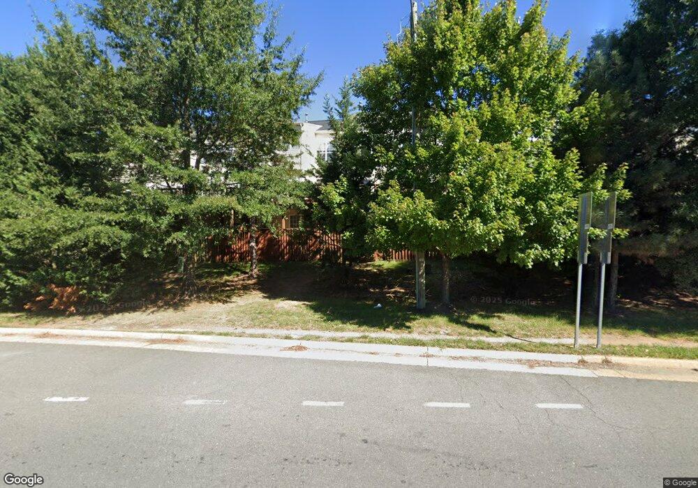 13029 Park Crescent Cir, Herndon, VA 20171 - photo 1