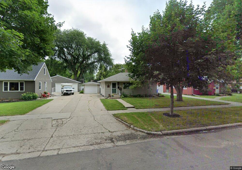 321 20th Ave N, Fargo, ND 58102 - photo 1