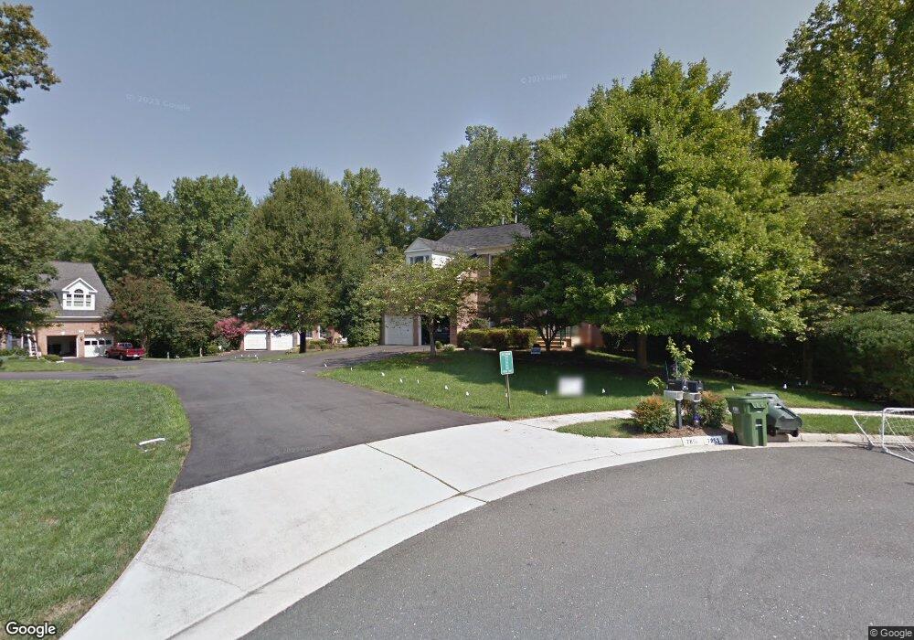 7853 Bressingham Dr, Fairfax Station, VA 22039 - photo 1