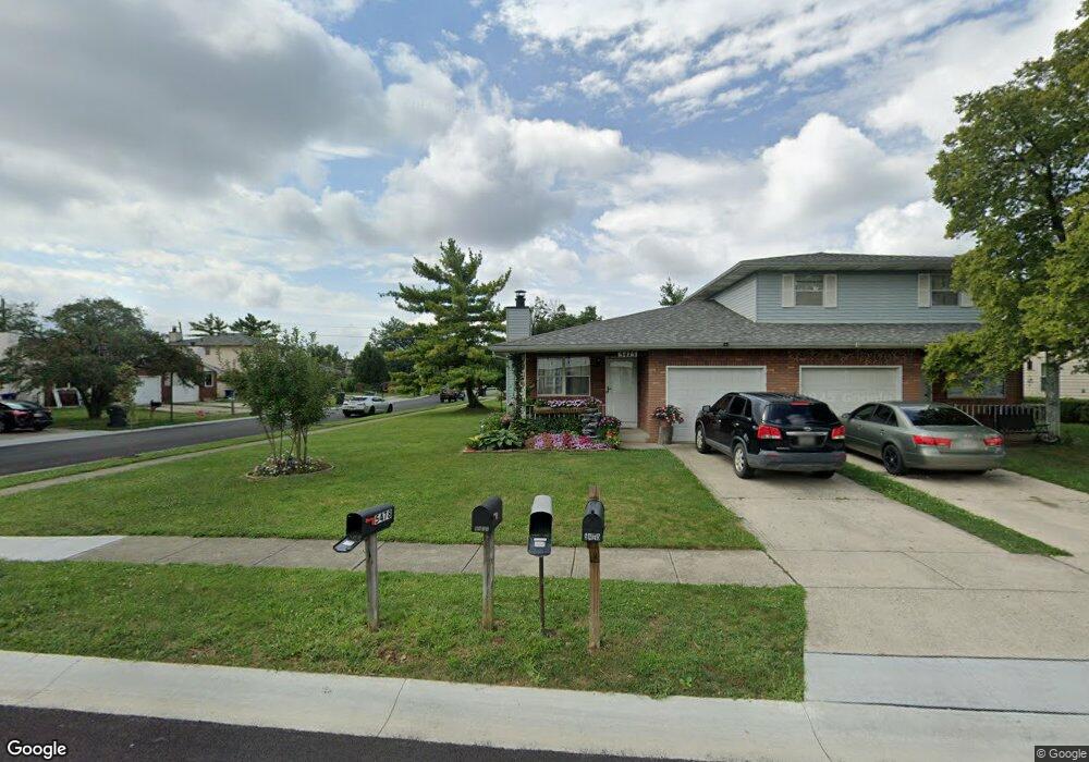 5475 Westcott Dr, Columbus, OH 43228 - photo 1