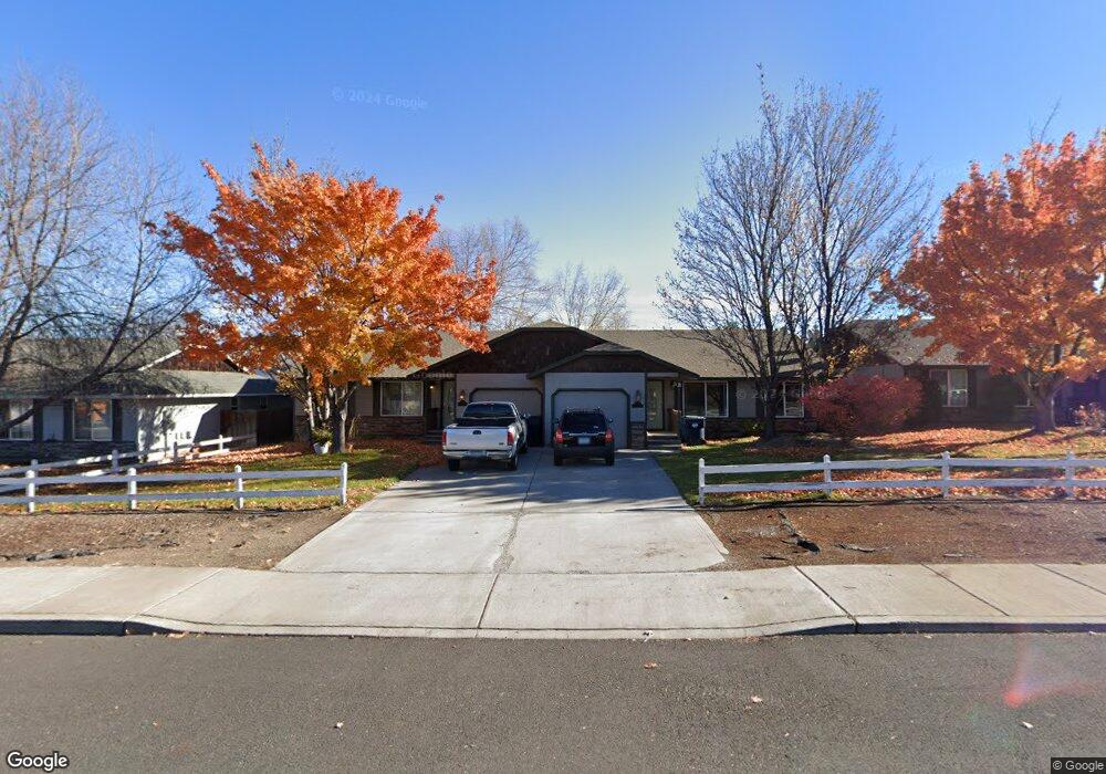 2336 SW 29th St, Redmond, OR 97756 - photo 1