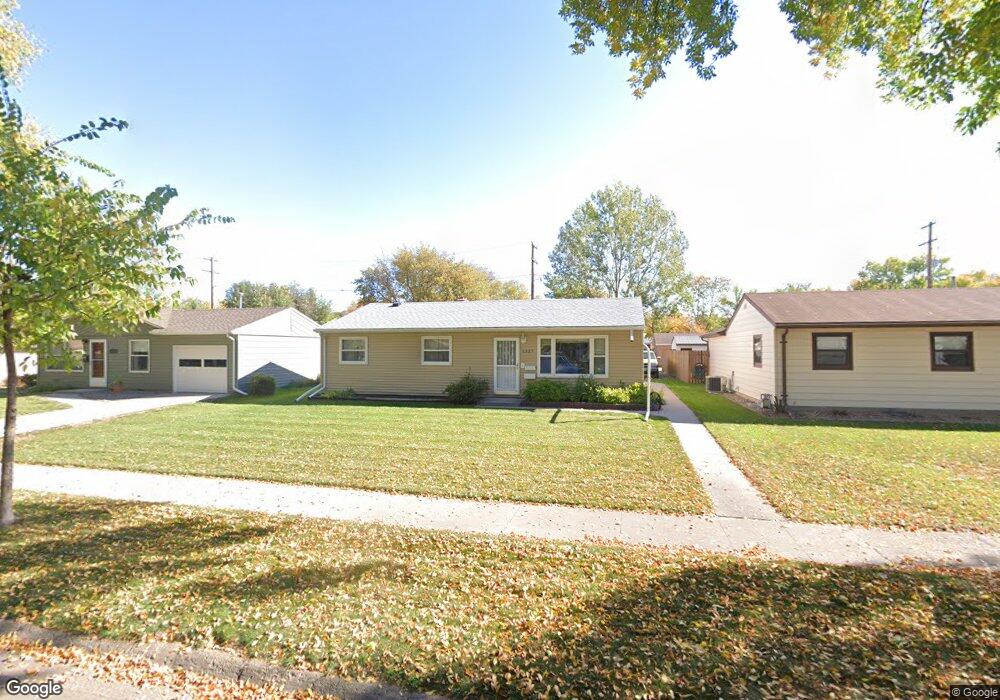 1327 S 19th St, Grand Forks, ND 58201 - photo 1