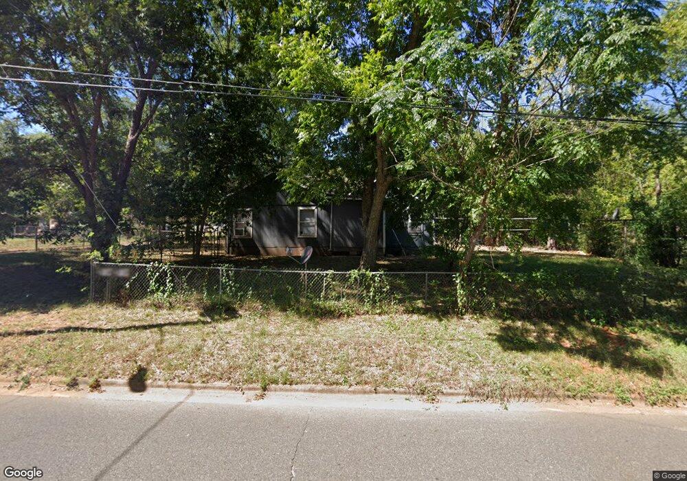 305 N Sanders St, Nacogdoches, TX 75964 - photo 1