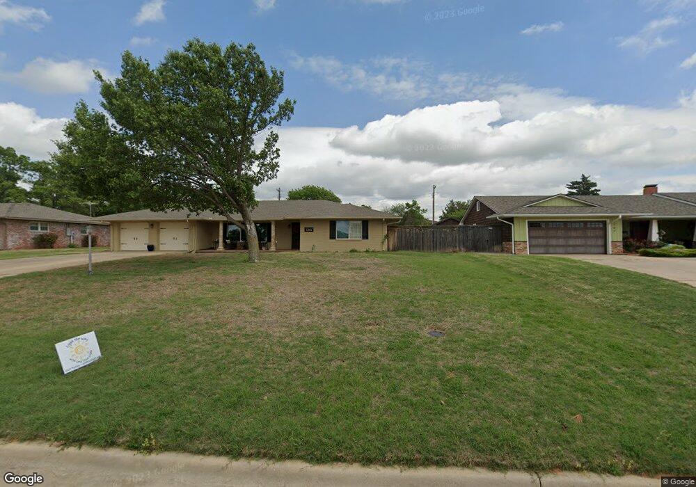 1704 N Country Club Rd, Duncan, OK 73533 - photo 1