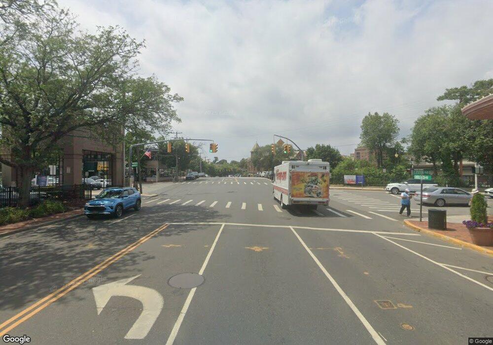 0 S Middleneck unit 3O P1315355, Great Neck, NY 11021 - photo 1