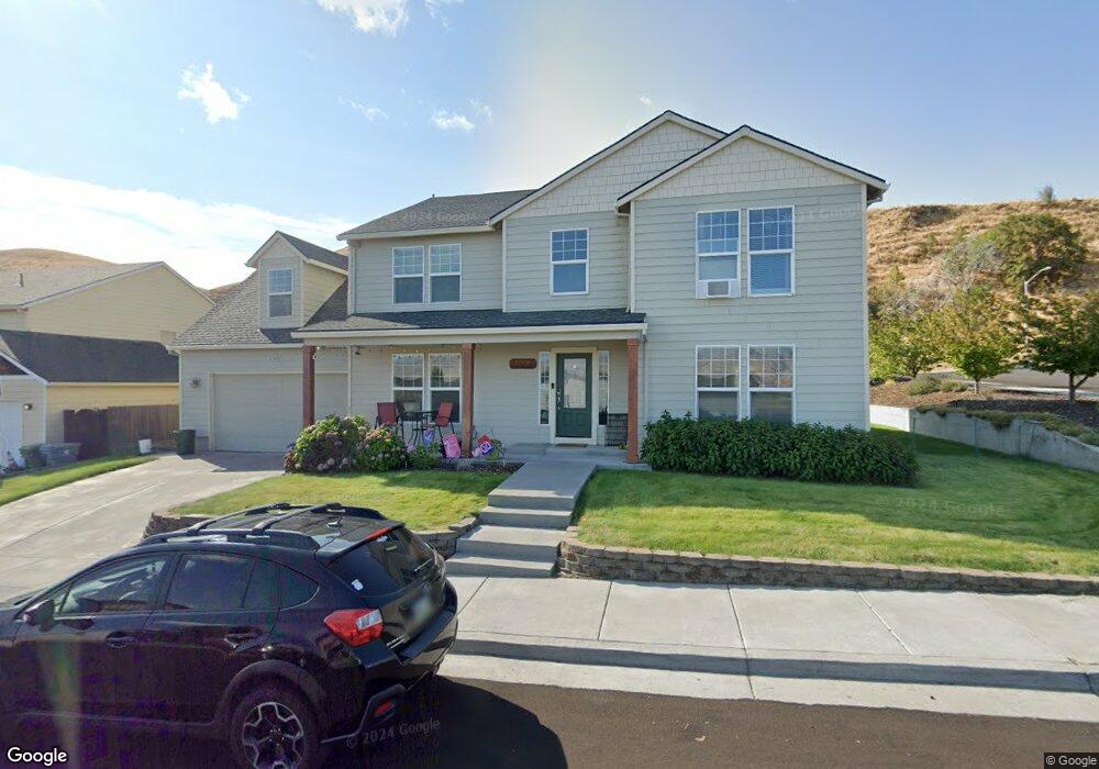 1910 Golden Way, the Dalles, OR 97058 - photo 1