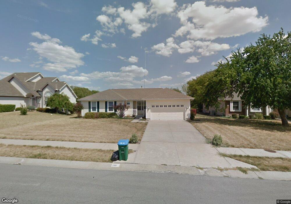 709 S Sunset Ln, Raymore, MO 64083 - photo 1