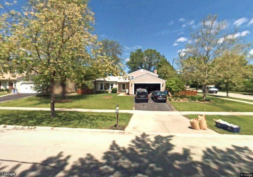 301 Cedarbrook Rd, Naperville, IL 60565 - photo 1