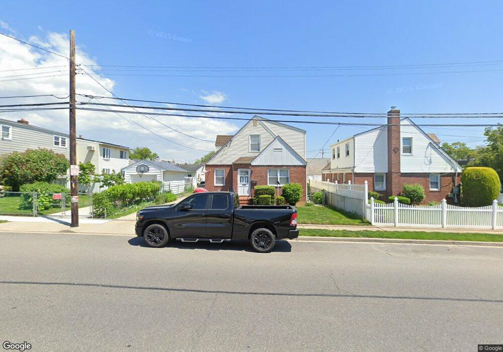 207 Scherer Blvd, Franklin Square, NY 11010 - photo 1