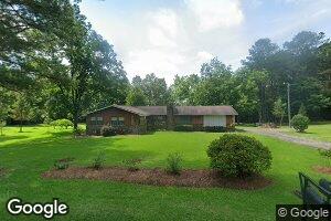 82 W Gunn St, Noxapater, MS 39346