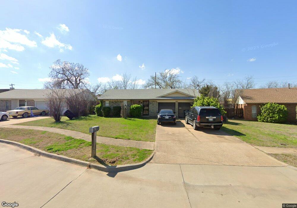 805 Wilkinson Dr, Moore, OK 73160 - photo 1