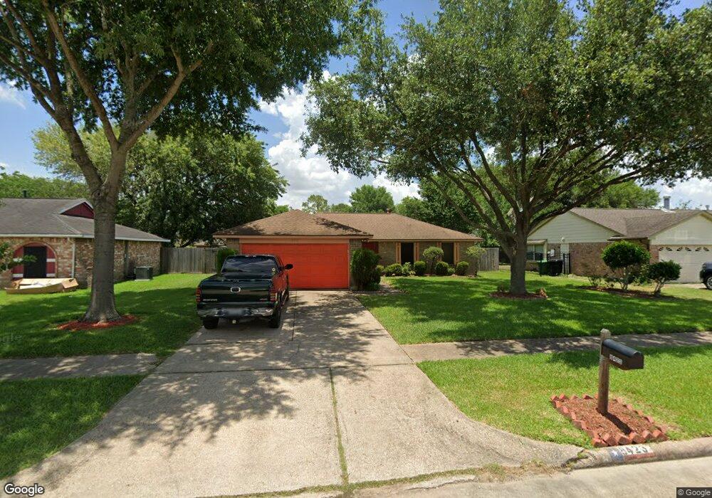 8423 Gulfwood Ln, Houston, TX 77075 - photo 1