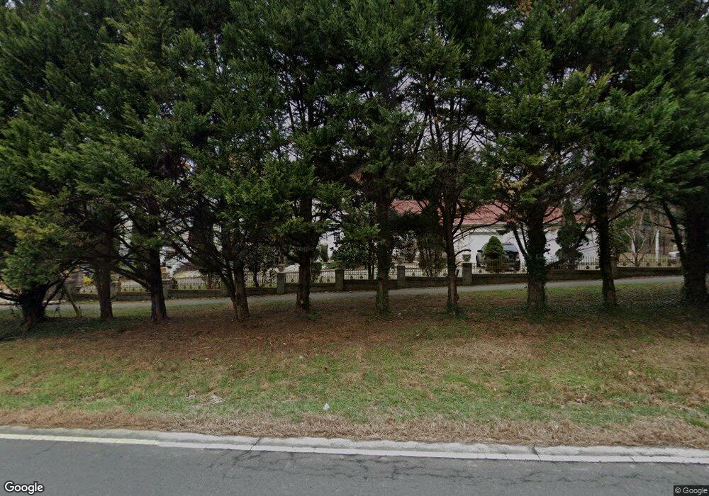 8138 Old Dominion Dr, McLean, VA 22102 - photo 1