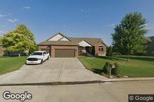 402 Woodside Ct, North Newton, KS 67117