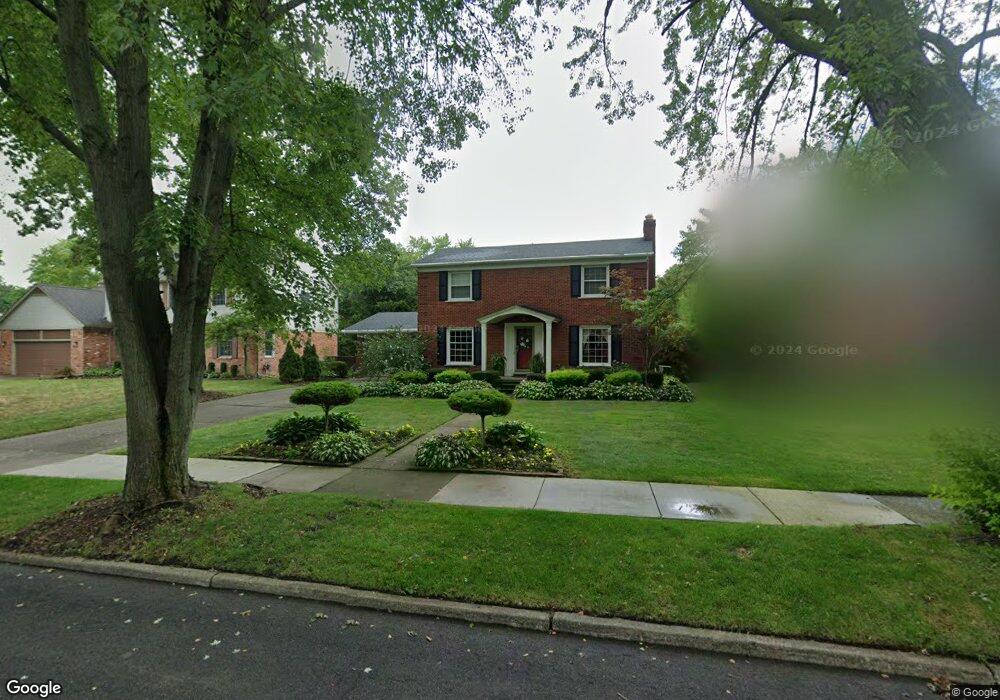 629 Lakepointe St, Grosse Pointe Park, MI 48230 - photo 1