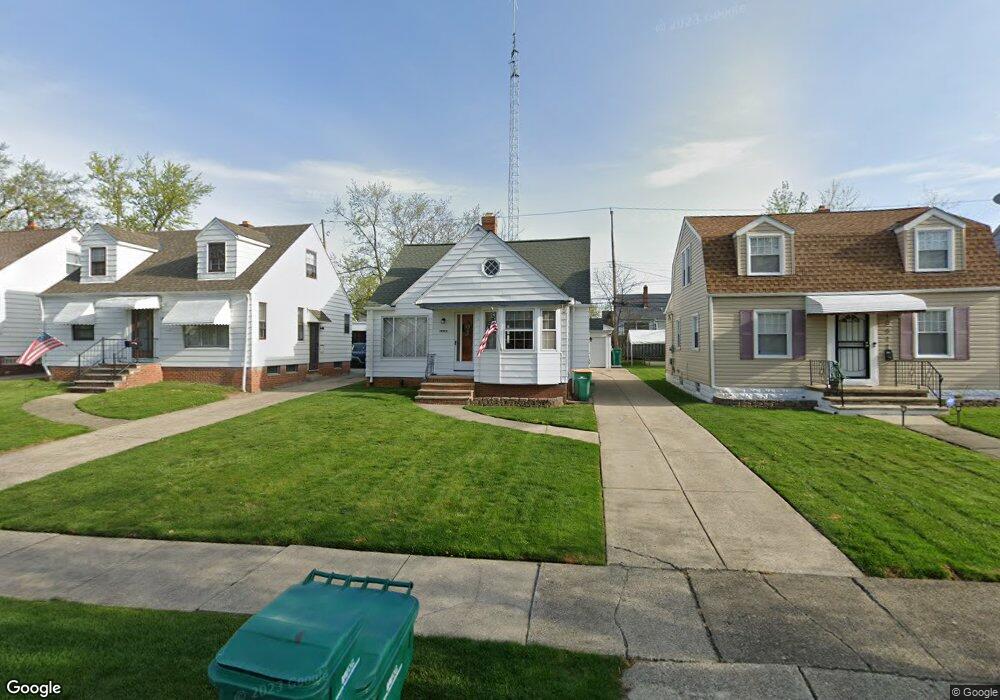 19513 Nitra Ave, Maple Heights, OH 44137 - photo 1