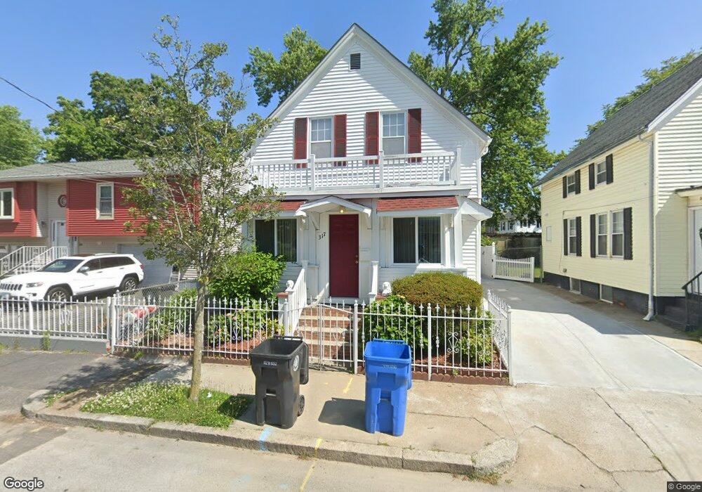 317 Northup St, Cranston, RI 02905 - photo 1