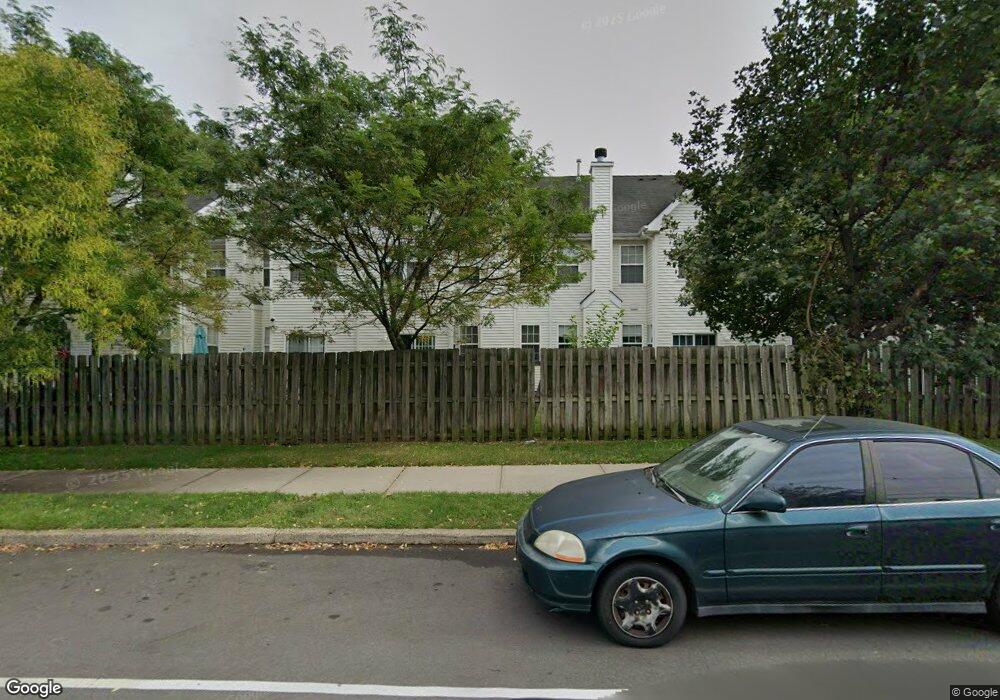 311 Birch Ct unit 311, New Brunswick, NJ 08901 - photo 1