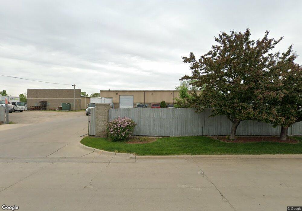 616 12th Ave SW, Cedar Rapids, IA 52404 - photo 1