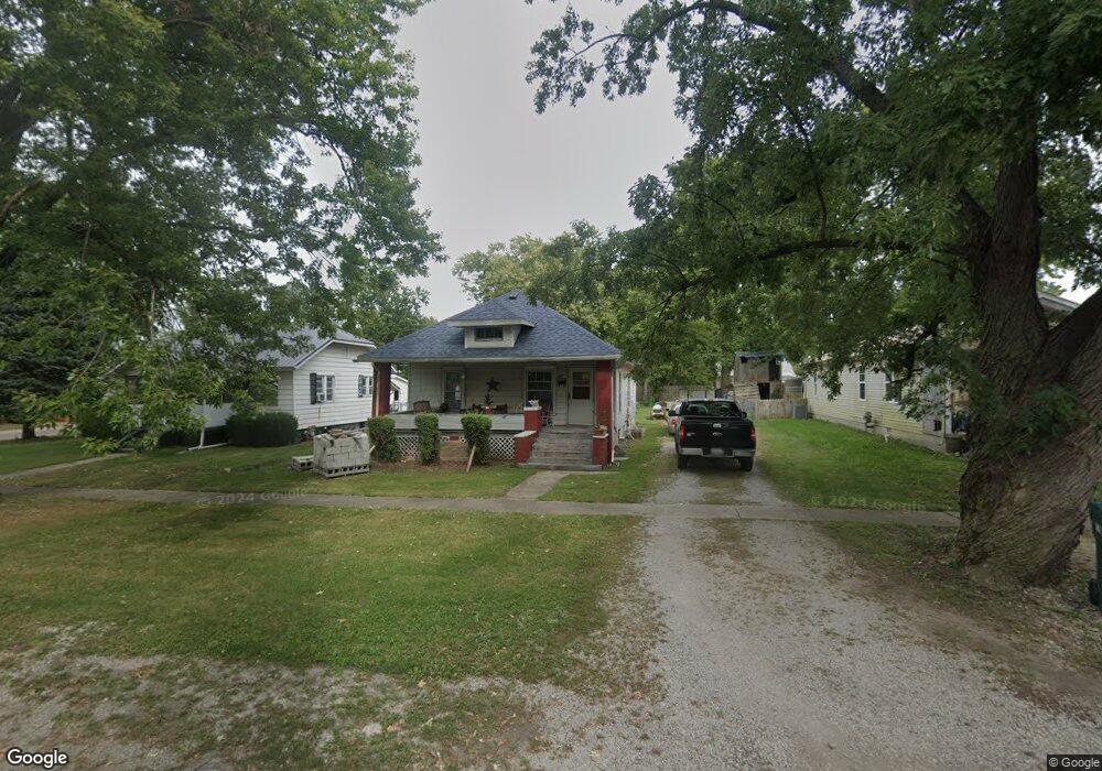 816 N 11th St, Mattoon, IL 61938 - photo 1
