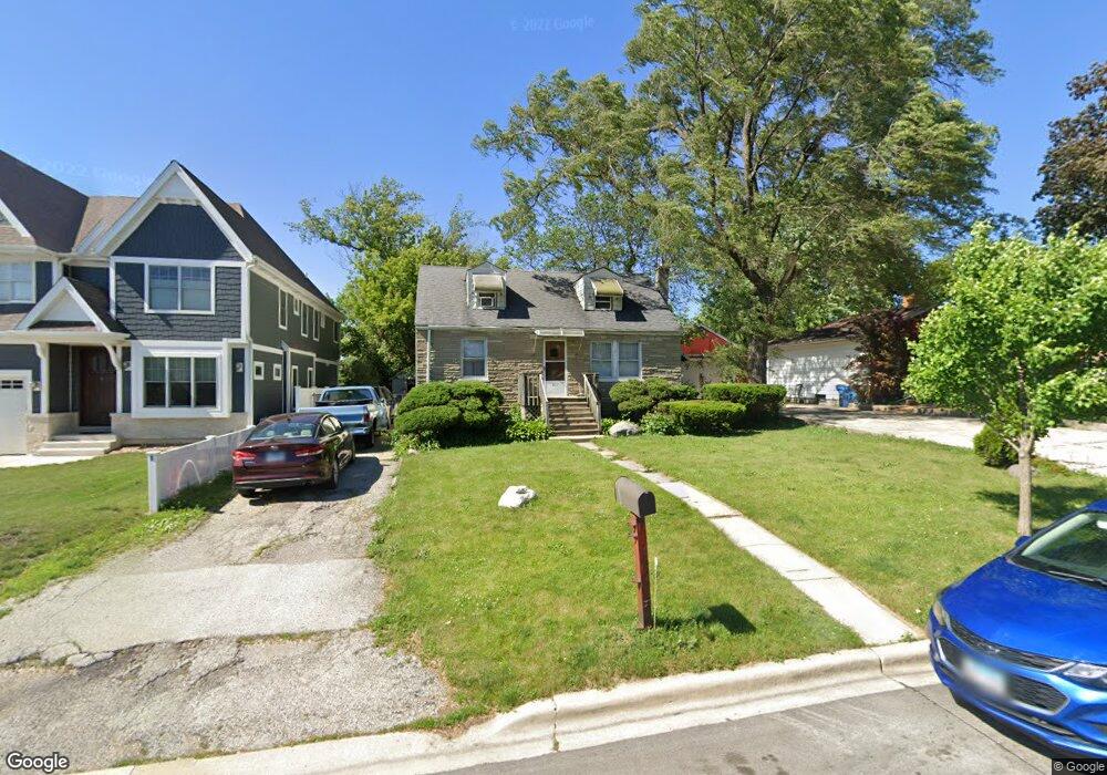 557 W Comstock Ave, Elmhurst, IL 60126 - photo 1
