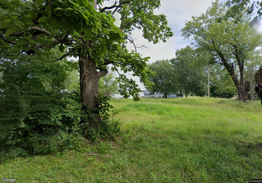 209 N Buchanan St, Moberly, MO 65270 - photo 1