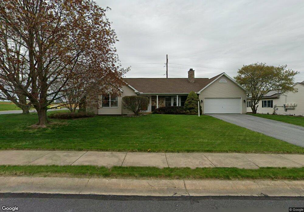235 Aspen St, New Holland, PA 17557 - photo 1