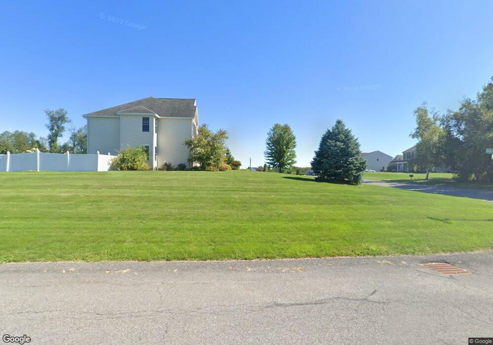 52 Robin Hill Rd, Halfmoon, NY 12065 - photo 1