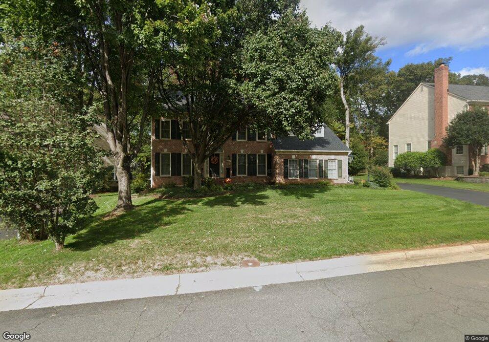 3307 Willow Glen Dr, Herndon, VA 20171 - photo 1