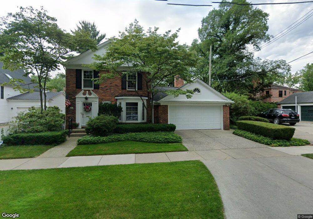211 Moran Rd, Grosse Pointe Farms, MI 48236 - photo 1