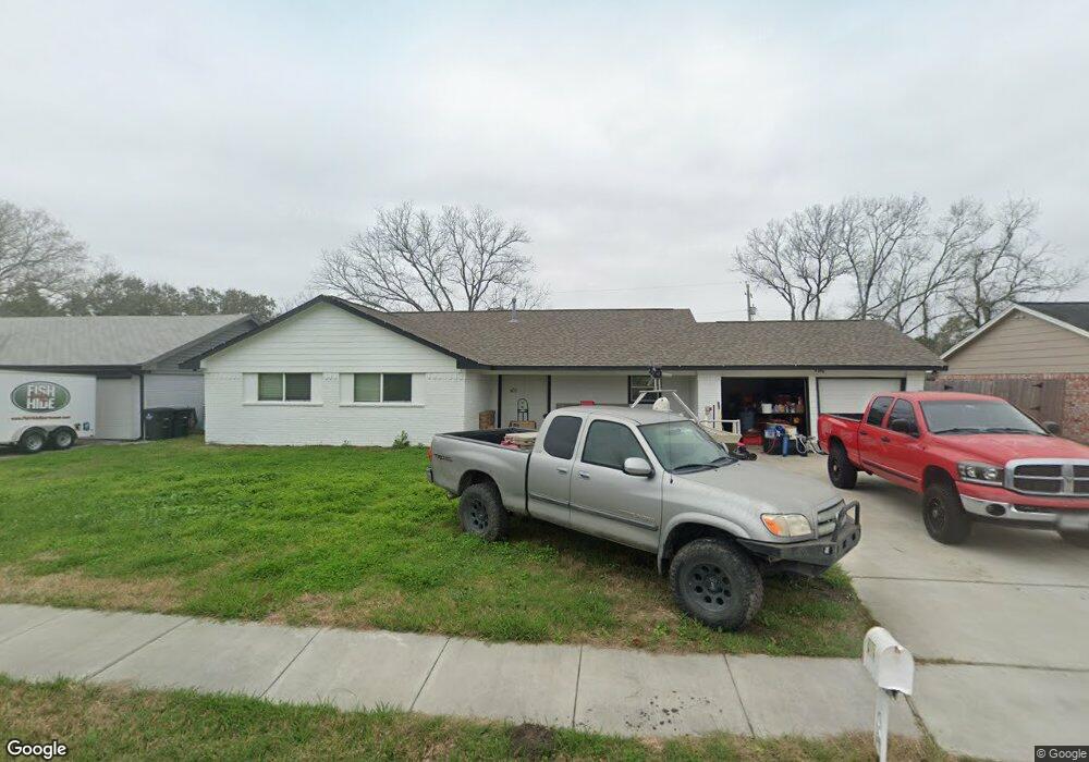 1908 Tracy Lynn Ln, Alvin, TX 77511 - photo 1