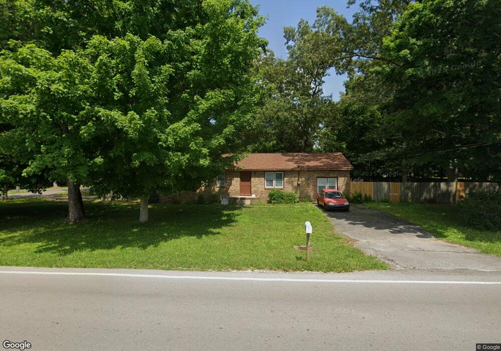 915 Oakdale St, Manchester, TN 37355 - photo 1