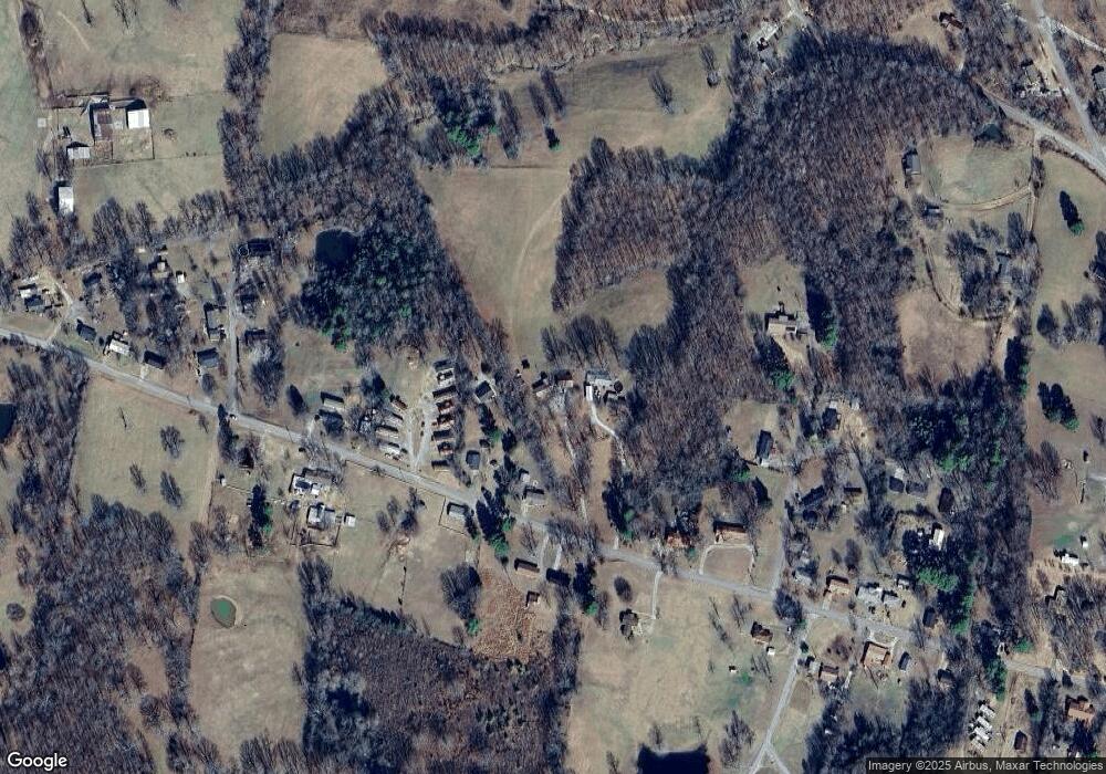 550 Old Stewart Rd, Tennessee Ridge, TN 37178 - photo 1